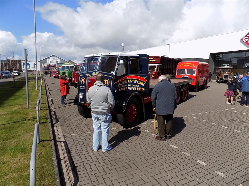 Lorries_line-up